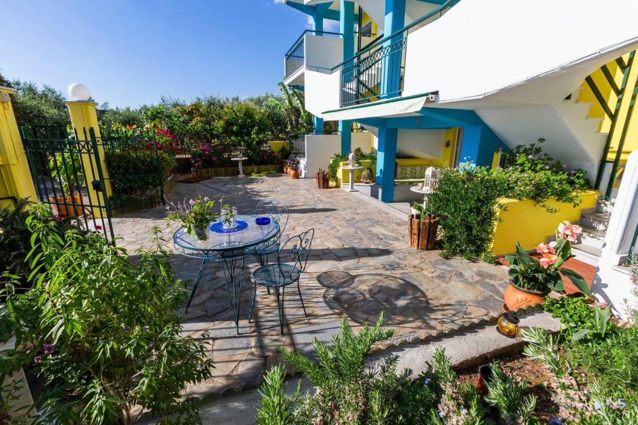 Iris Apartments Chrani Esterno foto