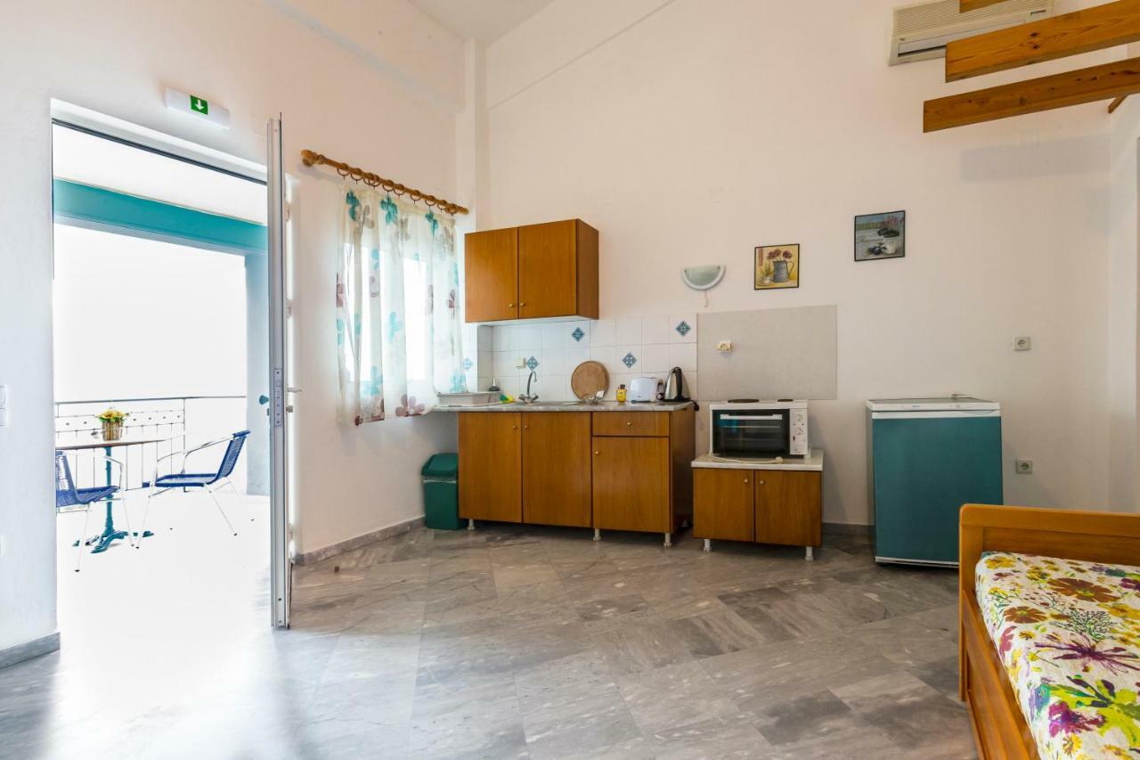 Iris Apartments Chrani Esterno foto