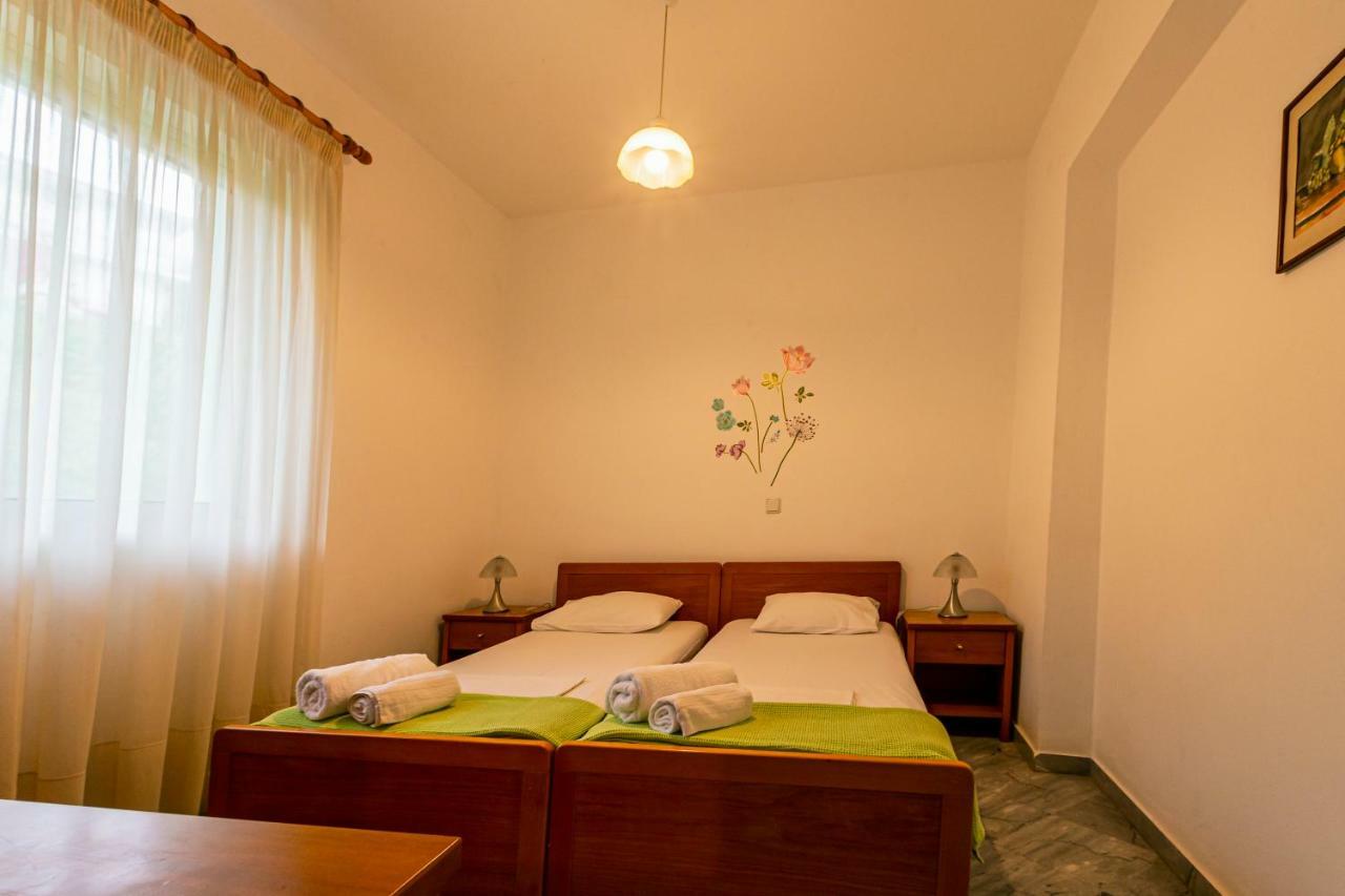 Iris Apartments Chrani Esterno foto